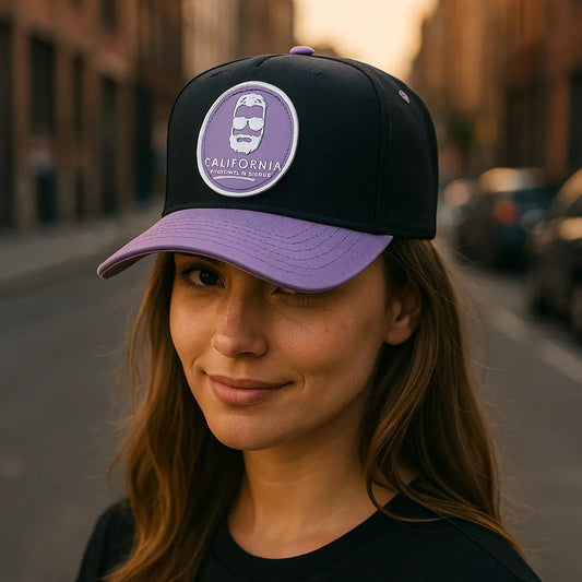 Gorra California C85 – Edición Especial Violeta & Negra | Streetwear Exclusivo