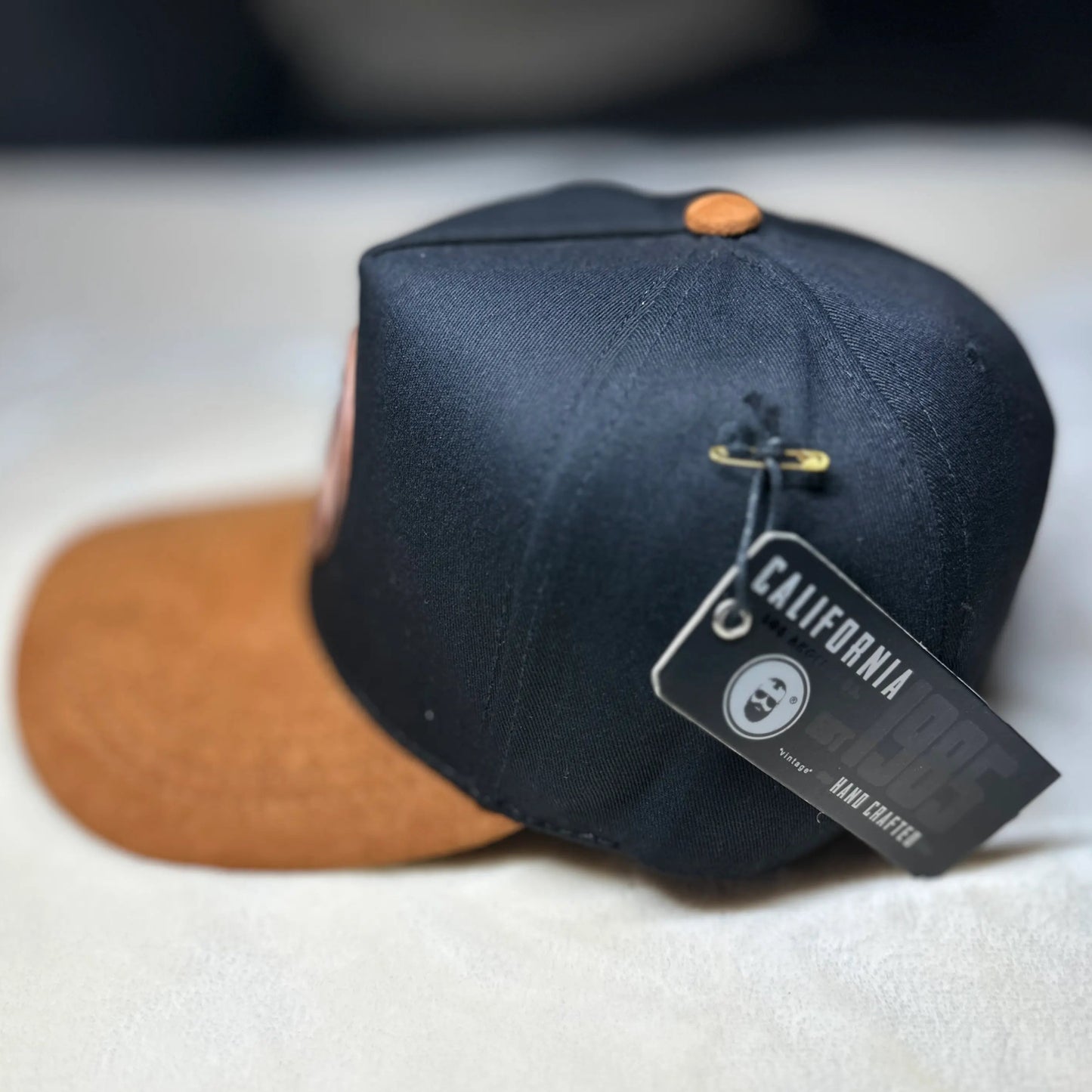 z🧢 Gorra California C85 – Edición Especial Negro Café