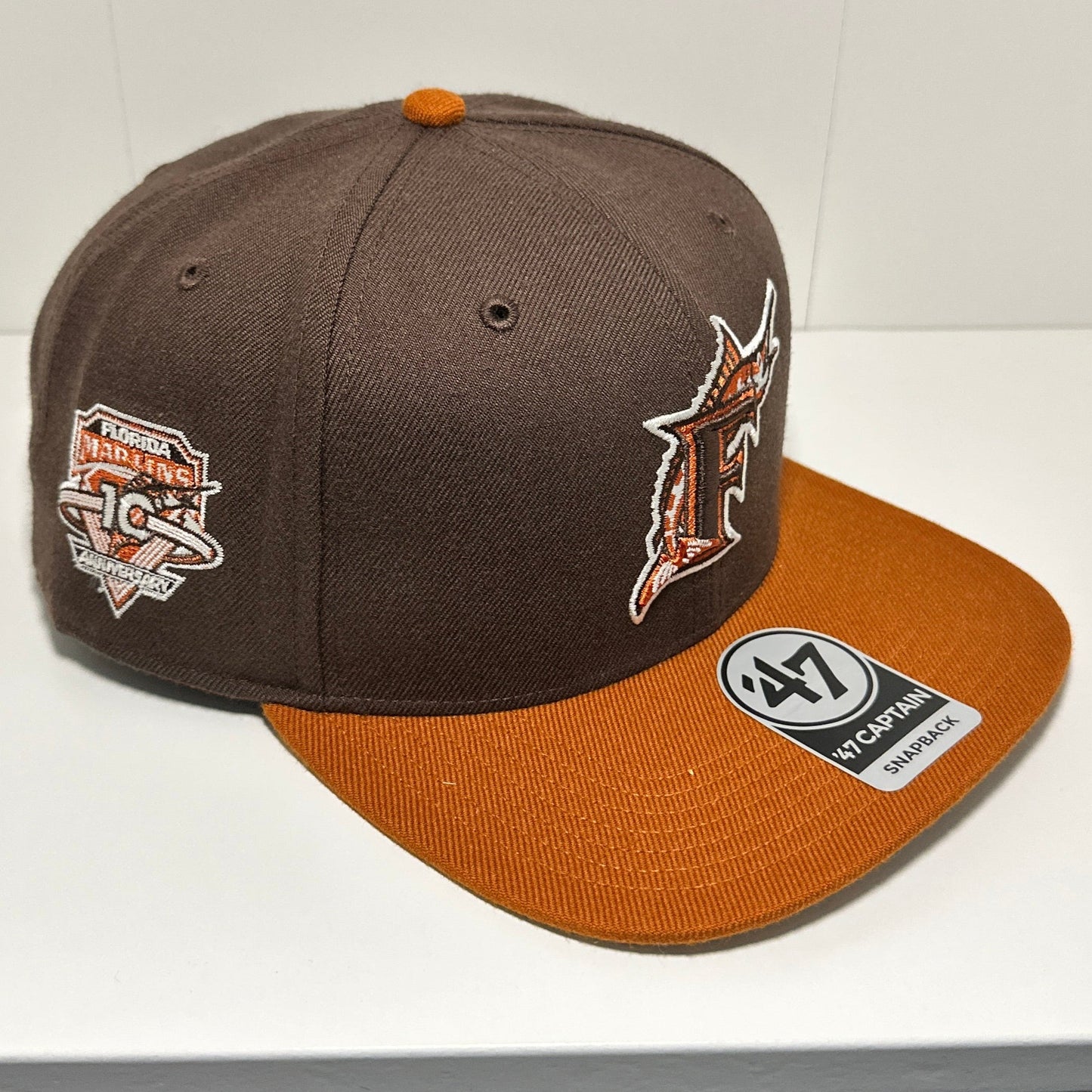 Gorra ’47 Brand Florida Marlins 10th Anniversary Snapback Marrón/Naranja – Edición Retro